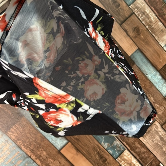 Cyan style medium floral T-shirt top - Picture 10 of 16